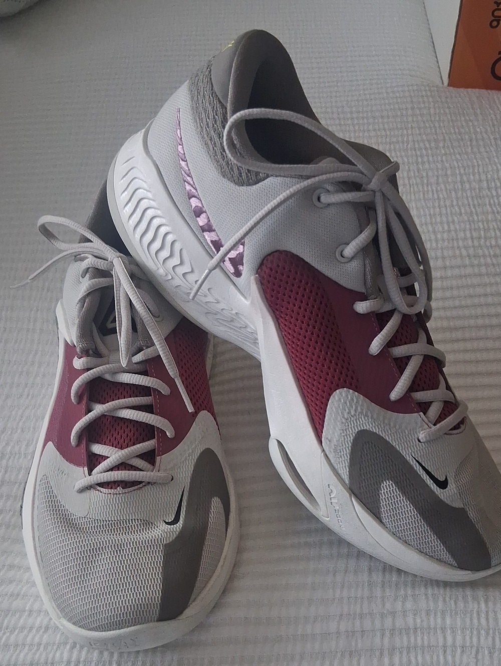 Nike Zoom Freak 4 sneakers
